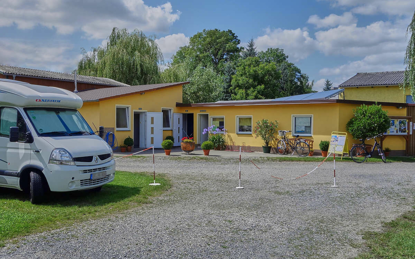 Foto: Spreewald-Caravan-Camping "Dammstra&szlig;e"