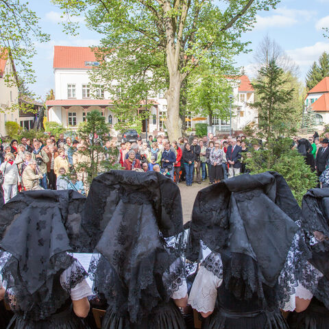 Kirchgang Burg Ostern &copy;Peter Becker