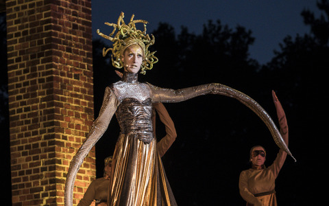 Schlangenk&ouml;nig &copy;Ron Petra&szlig;