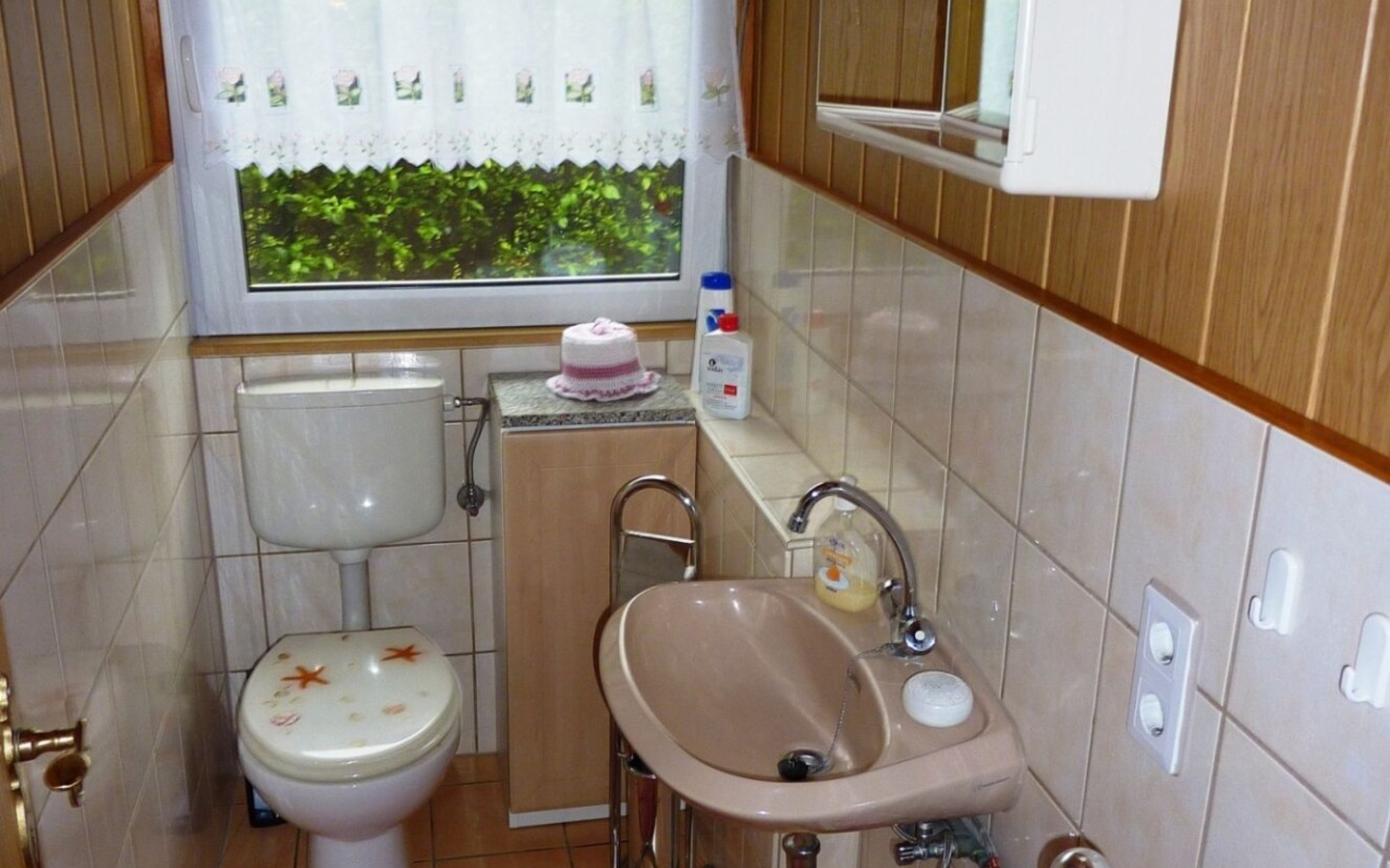 WC Waschbecken im Bungalow