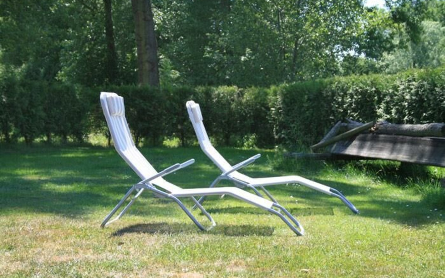 Liegewiese am Flie&szlig;