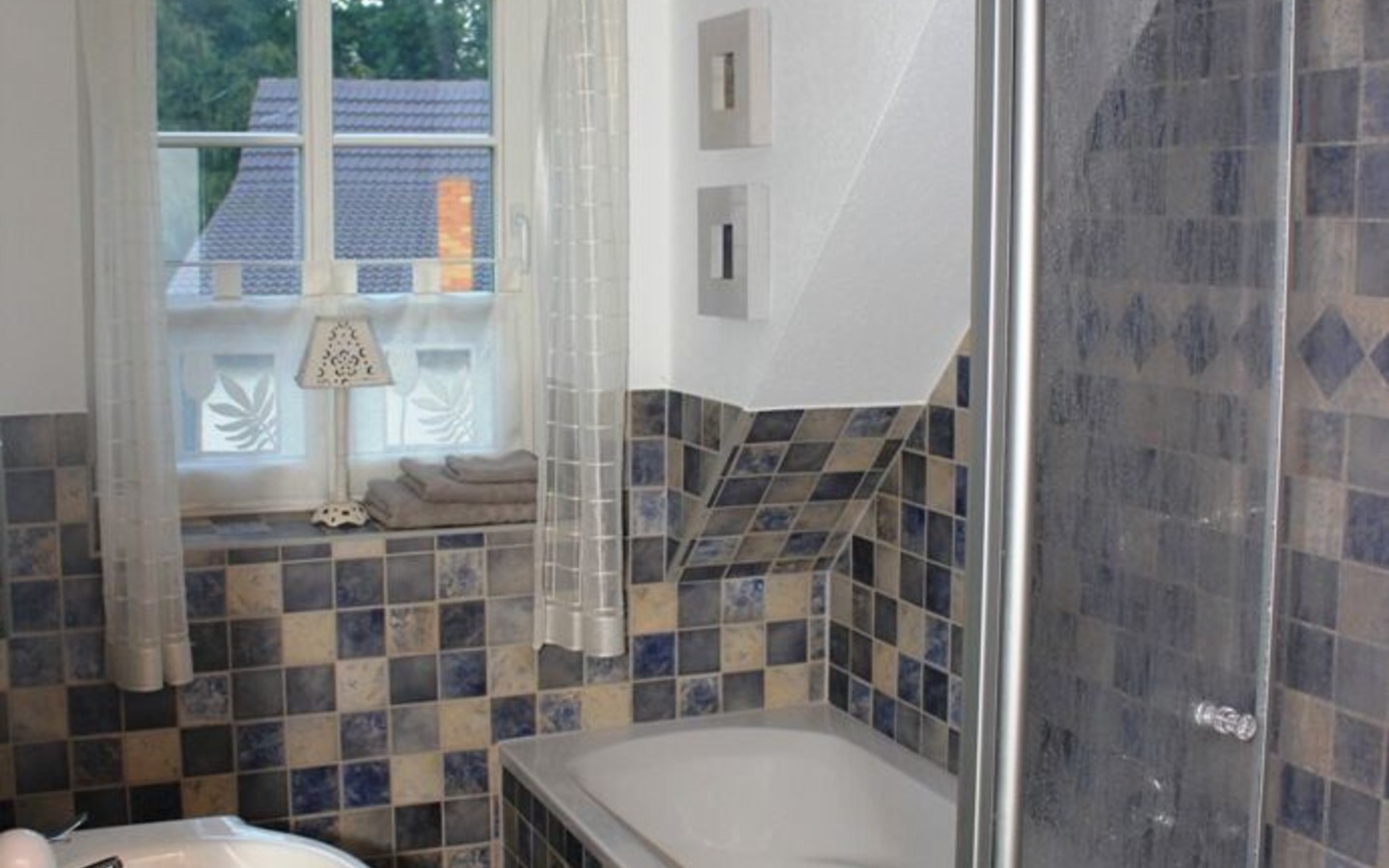 Badezimmer DU/WC Wanne