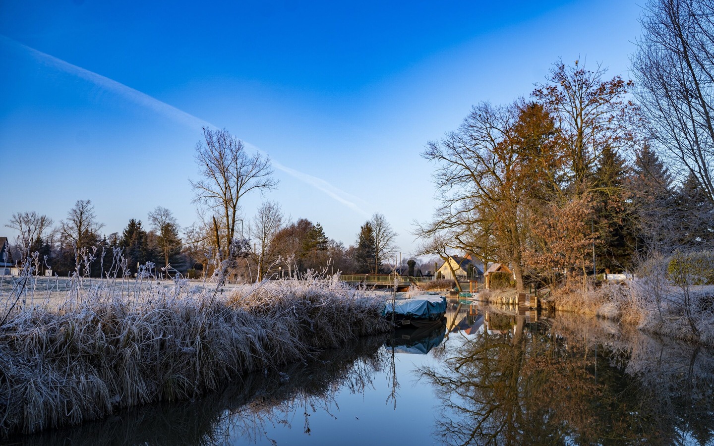 Kaminkahnfahrt im Winter am Bootshaus Leineweber, Foto: Ron Petra&szlig;, Lizenz: Amt Burg (Spreewald)