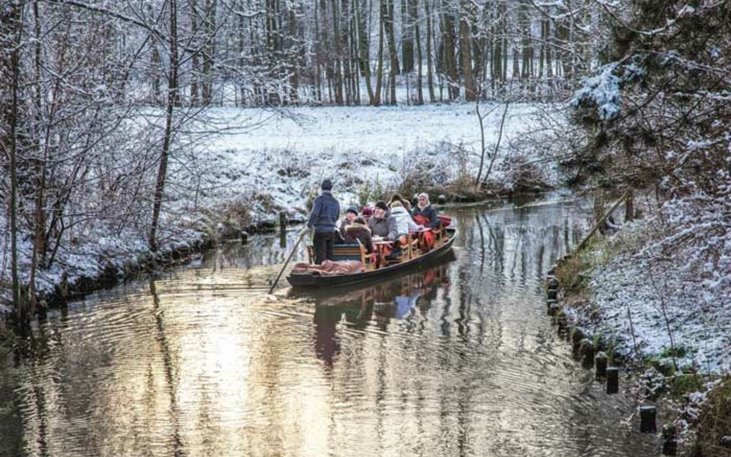 Winterkahnfahrt Waldhotel Eiche, Foto: Peter Becker, Lizenz: Amt Burg (Spreewald)