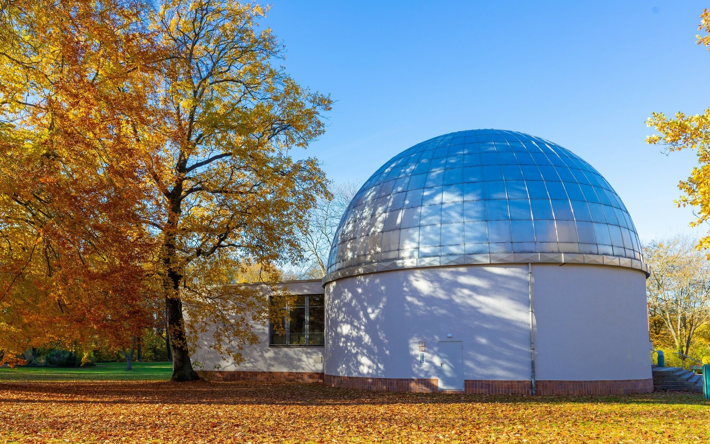 Herbststimmung am Planeatrium Cottbus, Foto: Andreas Franke, Lizenz: CMT Cottbus