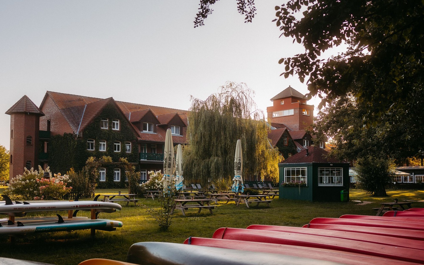Waldhotel Eiche Paddelbootverleih und Kiosk am gro&szlig;en Flie&szlig;, Foto: Laura Niedzwetzki, Lizenz: Waldhotel Eiche