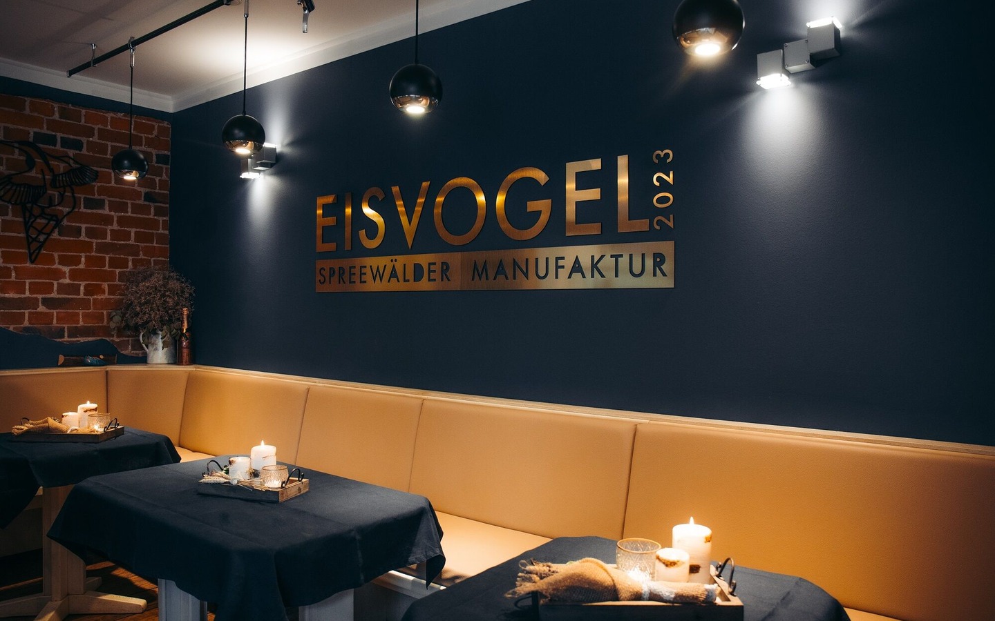 Innenbereich der Eisdiele, Foto: Willi L&ouml;ben, Lizenz: EISVOGEL