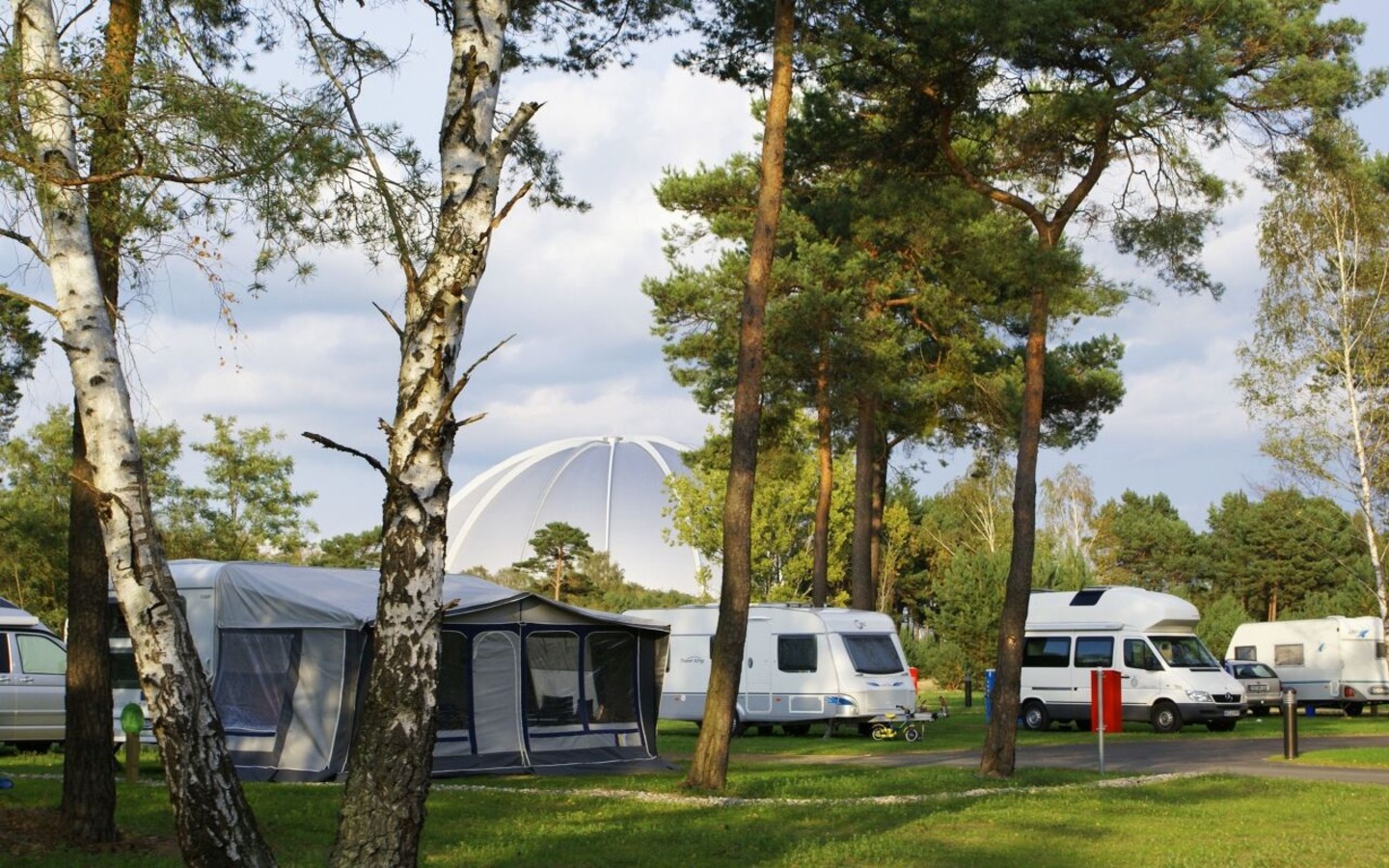 Wohnmobilstellplatz auf dem Tropical Islands Campingplatz , Foto: ., Lizenz: Tropical Islands