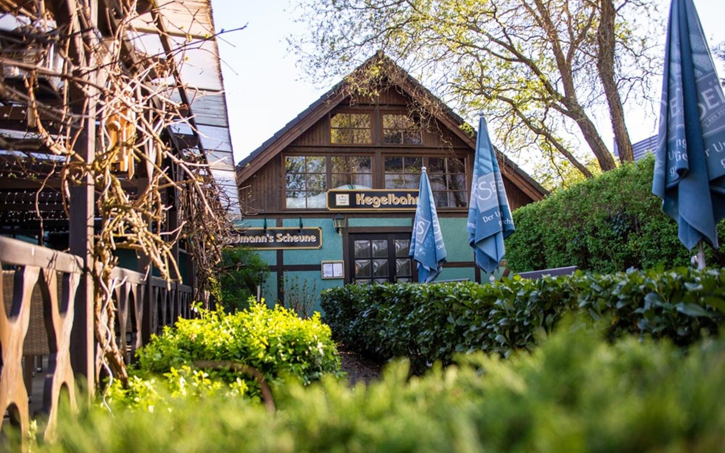 Terrasse Au&szlig;enbereich Kegelbahn, Foto: Bordmann's Scheune, Lizenz: Bordmann's Scheune