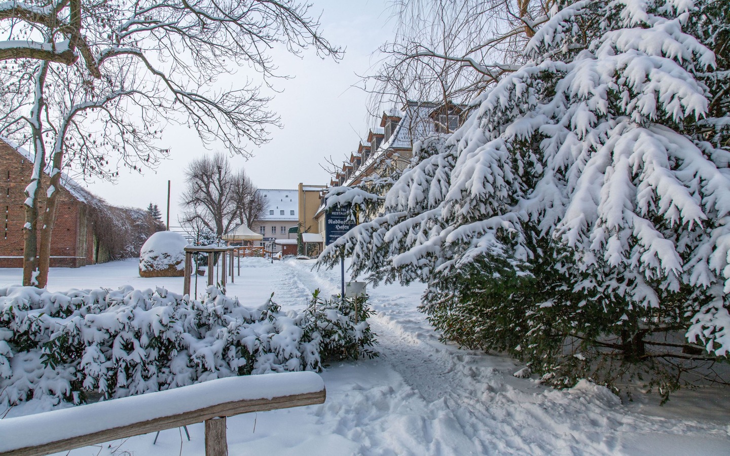 Hotel Radduscher Hafen Winteransicht