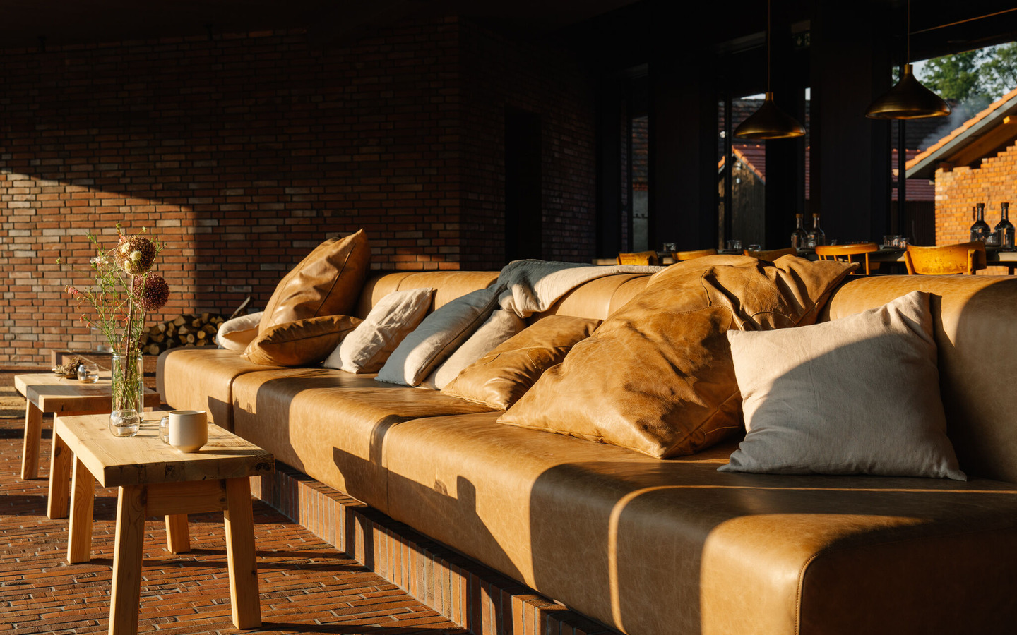 Sofa in der Scheune, Foto: Tobias K&ouml;nig, Lizenz: Michelberger Farm