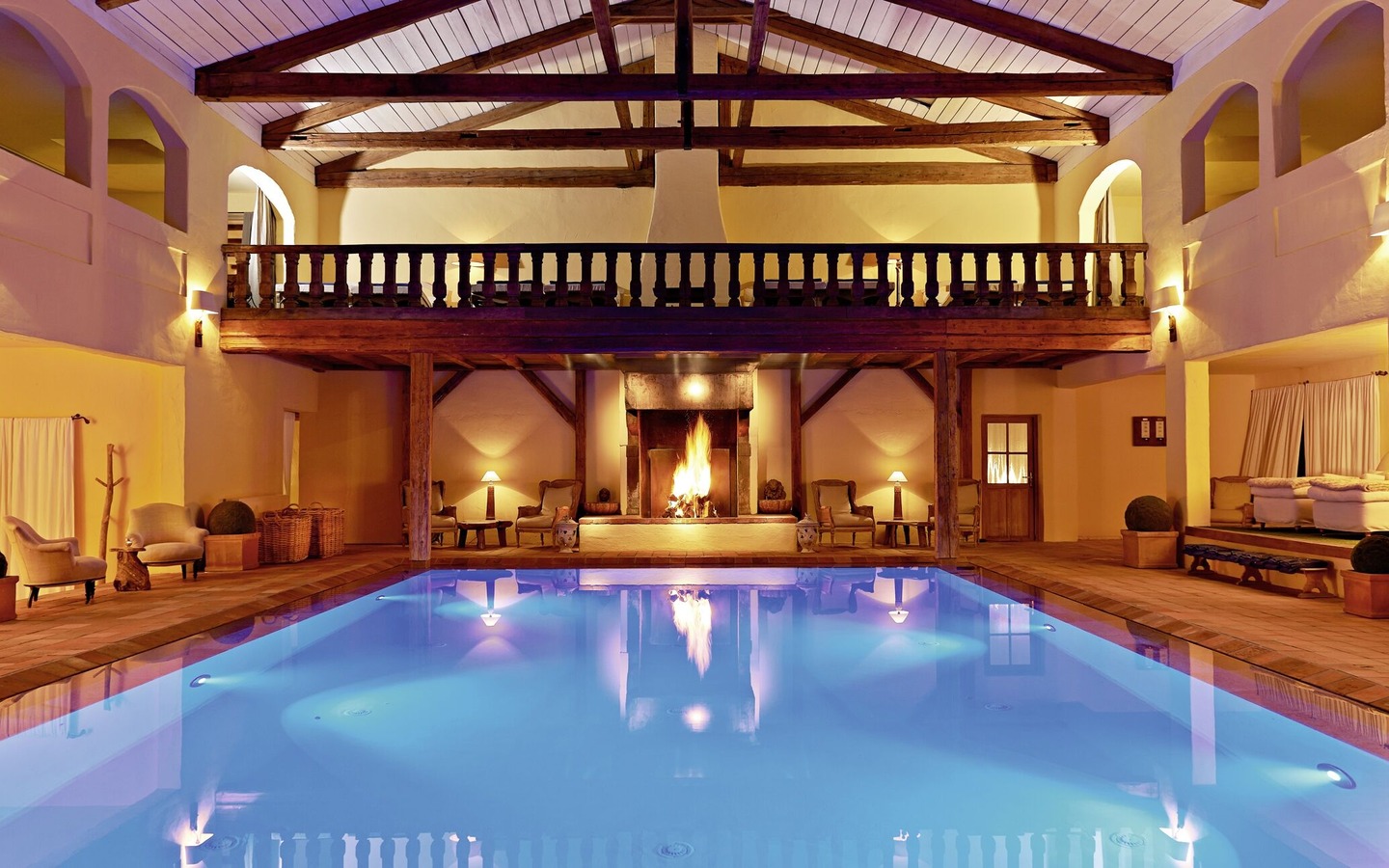 Landtherme Pool mit Kamin, Foto: www.bleiche.de, Lizenz: Hotel Bleiche Resort & Spa