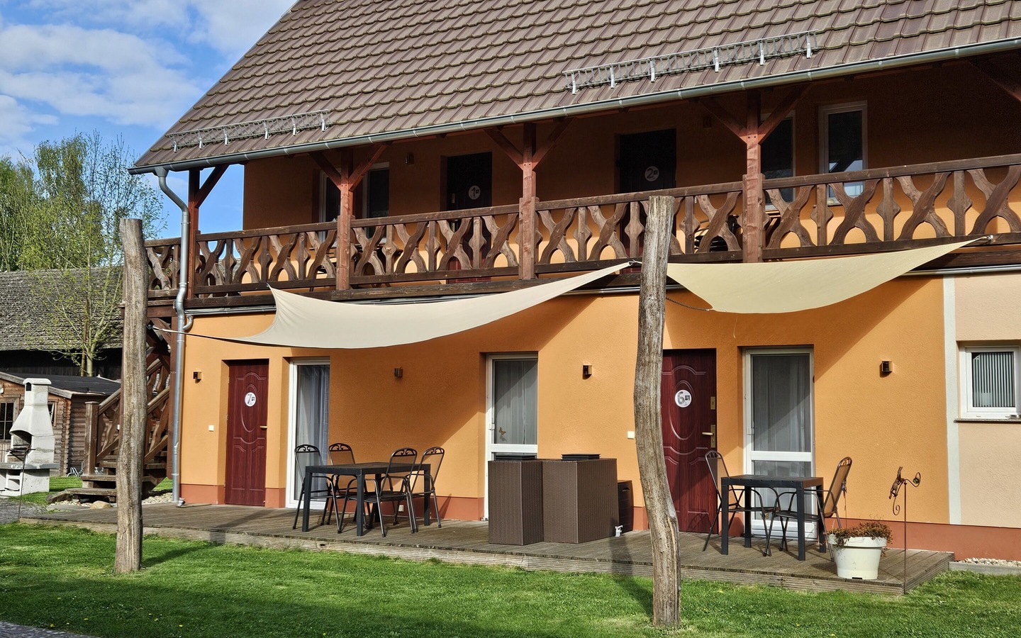 Ferienwohnungen mit Terrasse, Foto: Yvonne Scherbatzki, Lizenz: Amt Burg (Spreewald)