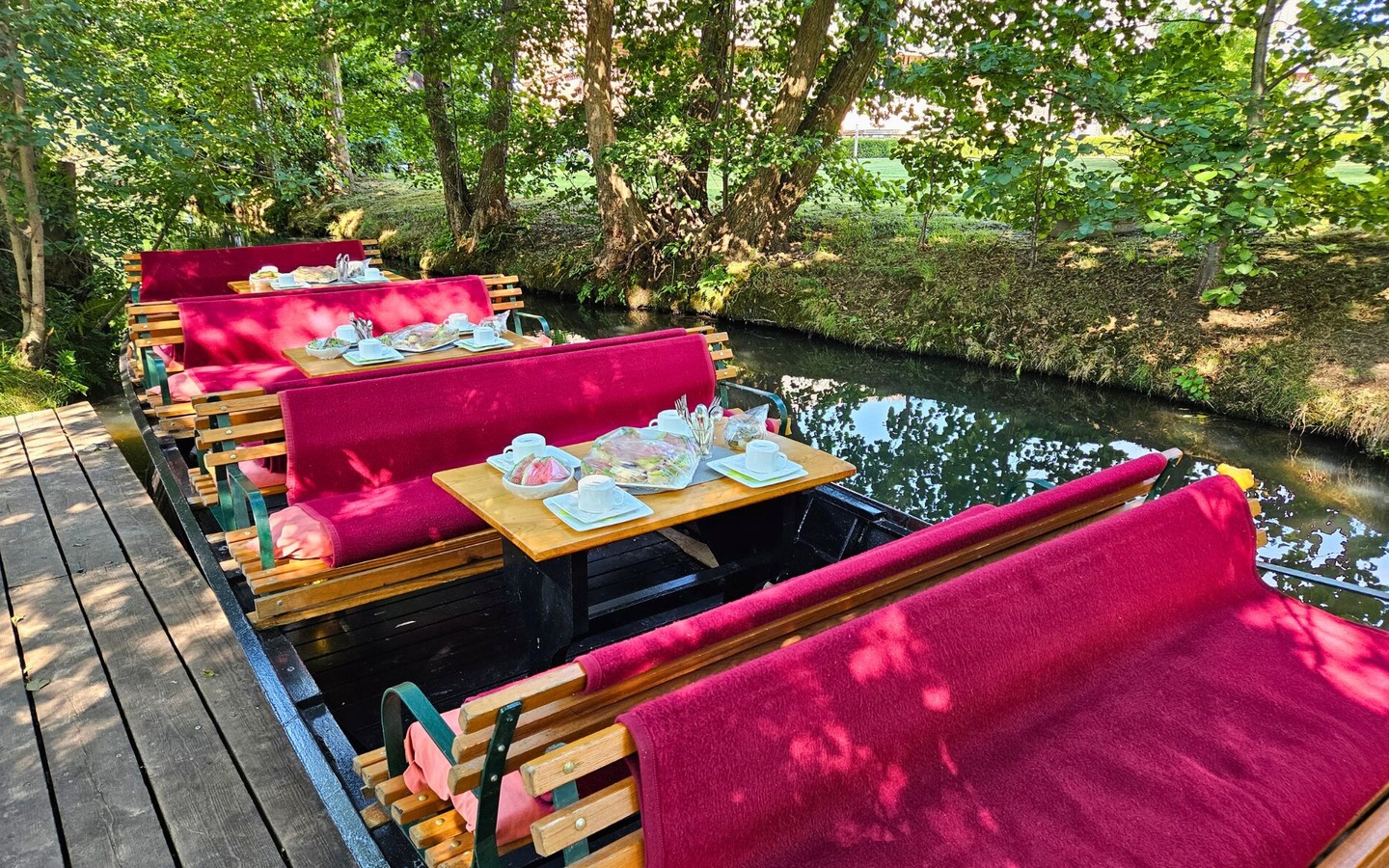 Kahnabfahrt, Foto: Yvonne Scherbatzki, Lizenz: Amt Burg (Spreewald)