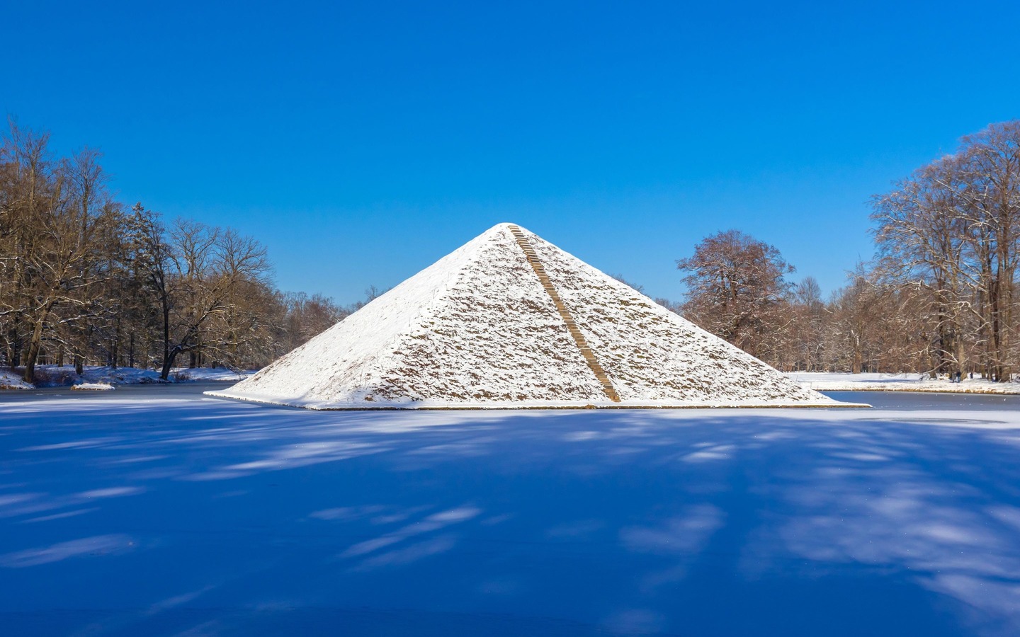 Tumulus im Branitzer Park, Foto: Andreas Franke, Lizenz: CMT Cottbus