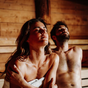 Paar in der Sauna
