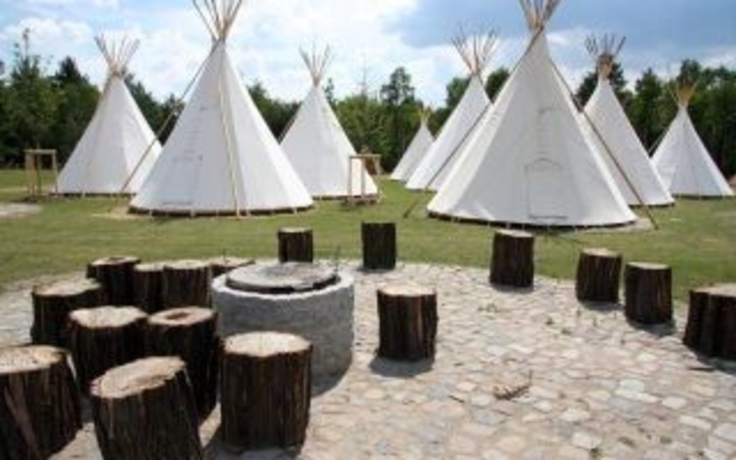 Tropical Islands Camping - Tipis