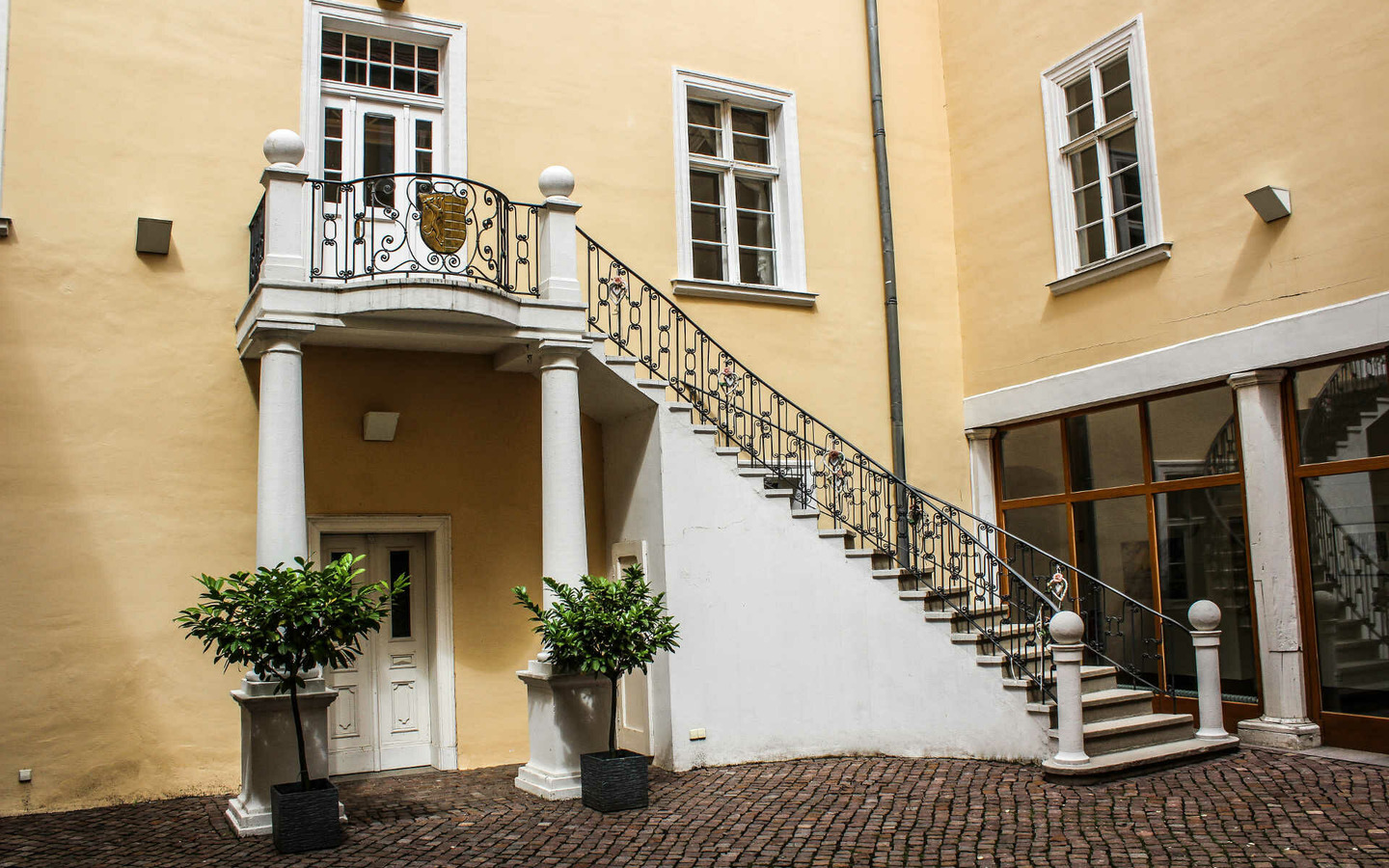 Innenhof mit Freitreppe zum Rittersaal, Foto: Markus Graf